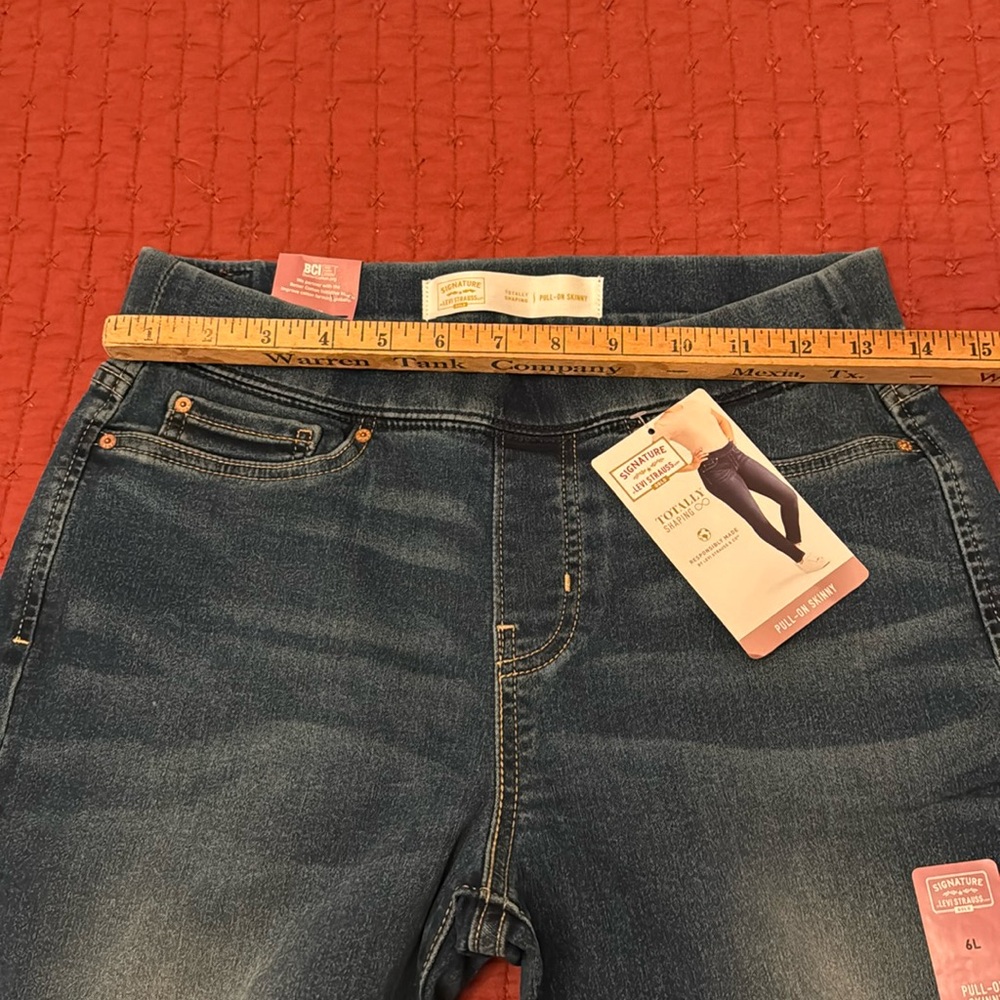 Levi’s Pull on Skinny Jeans - Picture 6 of 10